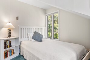 3 bedrooms, iron/ironing board, WiFi