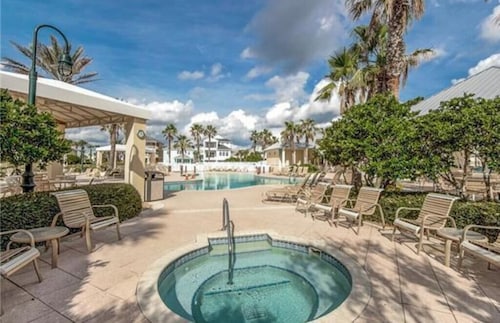 Luxurious Ocean- Front 5th Floor – 3/3 Corner Unit – Sleeps 8