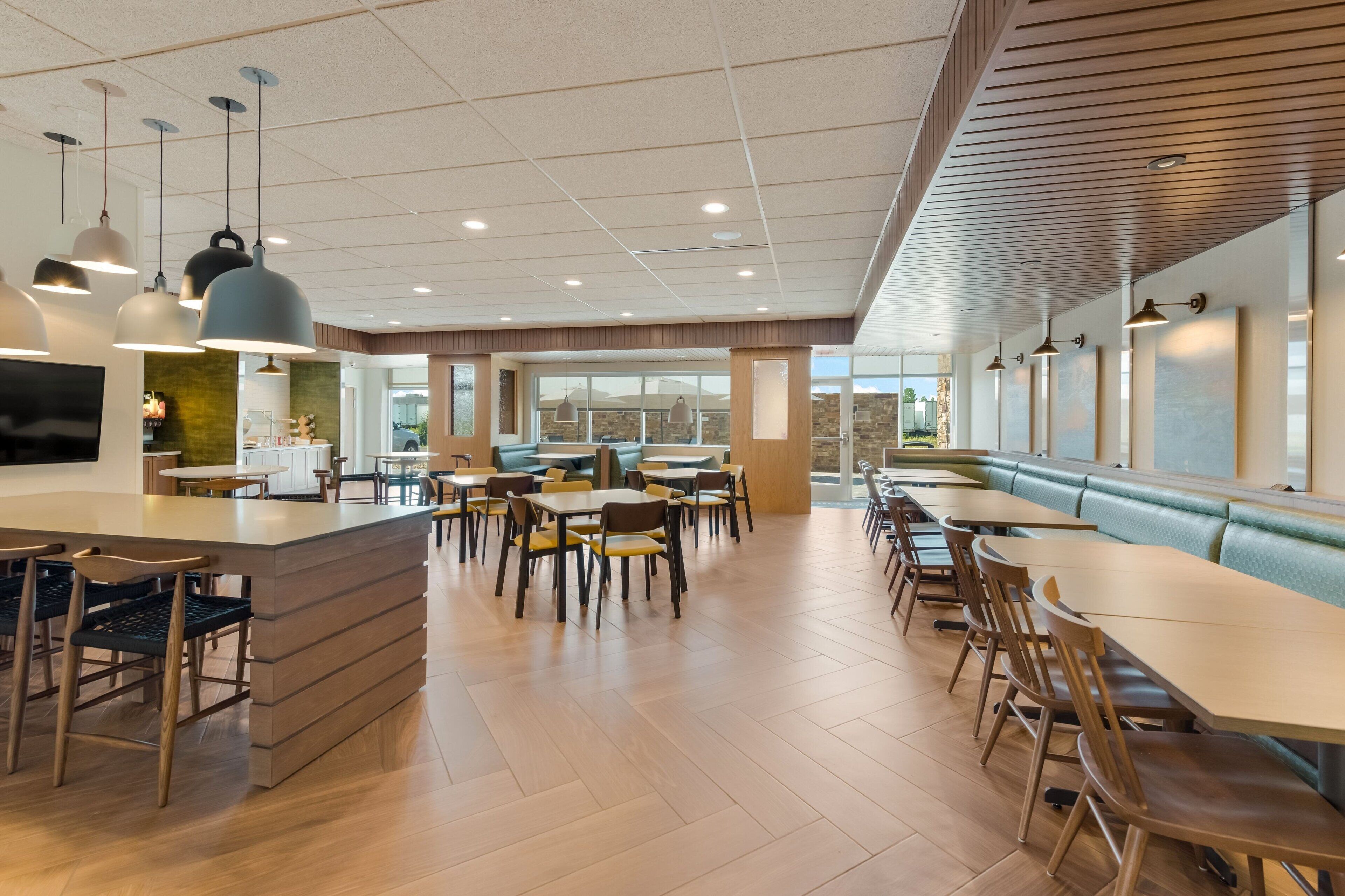 free daily continental breakfast