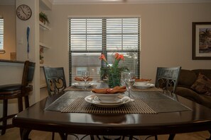 Condo, Multiple Beds, Hot Tub, Golf View | Private kitchen | Fridge, microwave, stovetop, dishwasher - Bp621cp 3 Bedroom Condo in Bella Piazza (Davenport)