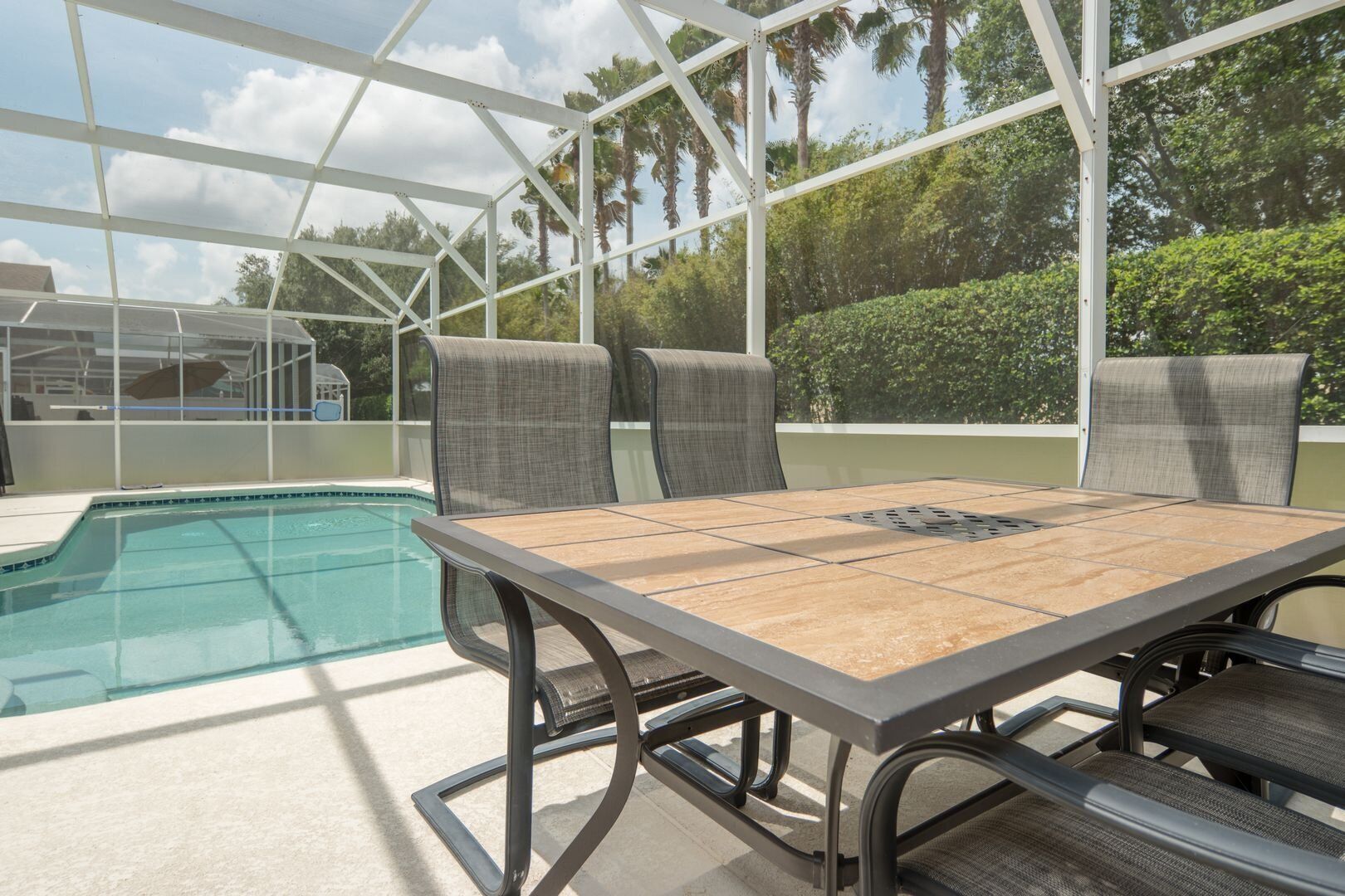 Maison, plusieurs lits, piscine privée, vue golf | Balcon