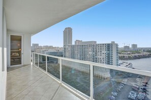 Property grounds - Penthouse Corner Unit Oceanfront  (Hollywood)