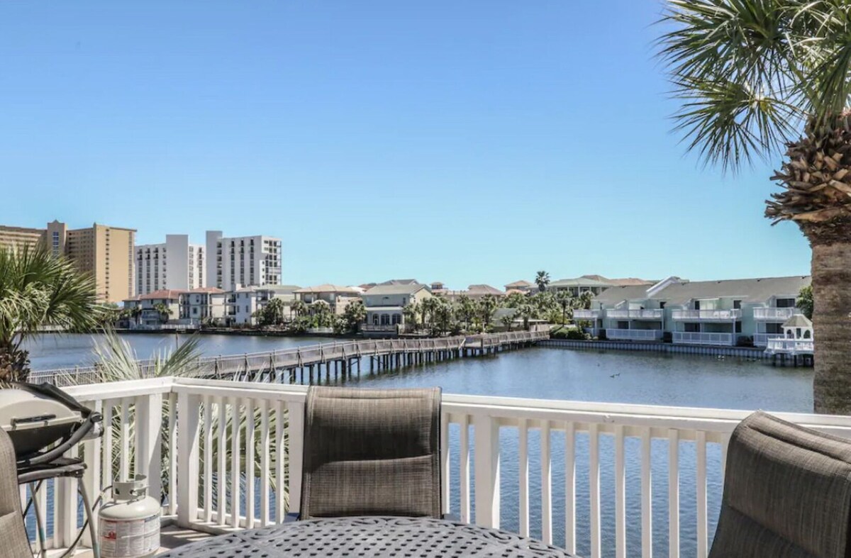 Photo 13 of Snowbirds come enjoy the mild winter weather here in Destin.