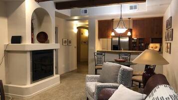 Télévision, cheminée