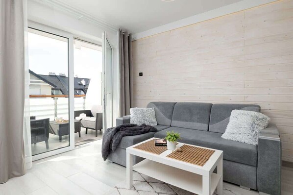 TV - Północna 18B | Darłowo Apartment | Remote Work (Darlowo)