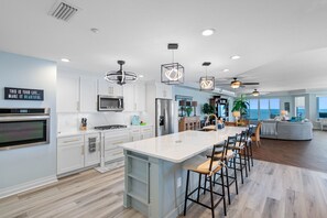 Fridge, microwave, oven, stovetop - Luxury Beach Front at Fairwinds Private garage/Free wifi/Beach Equipment (Indian Shores)