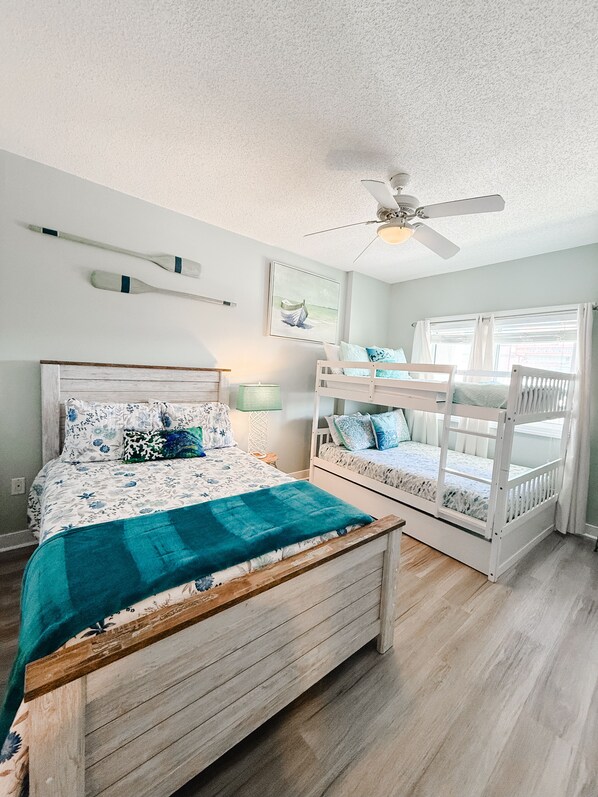 3 bedrooms, iron/ironing board, free WiFi, wheelchair access
