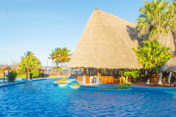 Petit déjeuner, déjeuner et dîner servis sur place