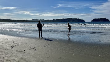 Beach nearby, sun-loungers, beach towels