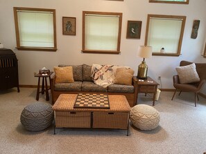 Smart TV, caminetto, Netflix, servizi in streaming