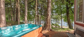 Charming Dog Friendly Cottage w/ Dock & Fire Pit