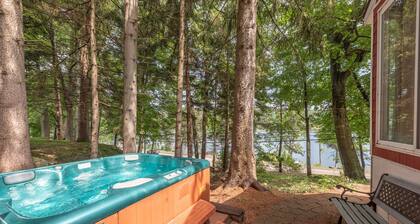 Charming Dog Friendly Cottage w/ Dock & Fire Pit