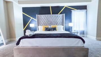 3 間睡房、書桌、熨斗/熨衫板、可攜式嬰兒床