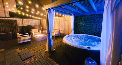 Artsy 3-Story Townhouse w/ Hot Tub - Perfect for Groups