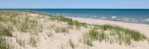 The "Pool Barn Camper" w/Hot Tub near Indiana Dunes
