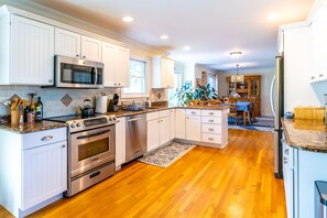 Private kitchen - Lovely Hampton Bays house (Hampton Bays)