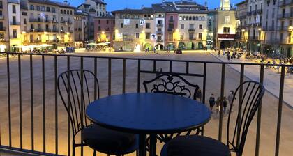 Apartaments Vicus 3, con vistas de la Plaza Mayor de Vic