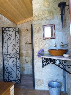 Combined shower/tub, hair dryer, towels, soap