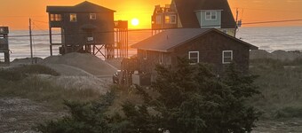 Ocean & Sound Views, 4BR house, Private Pool & Hot Tub, WiFi, AC, Dog Friendly