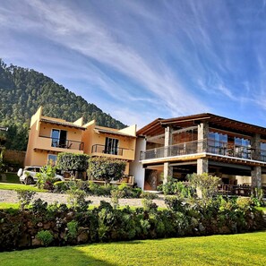 Front of property - Hotel 7 Cabañas (Valle de Bravo)