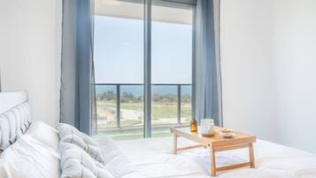 4 bedrooms, iron/ironing board