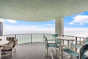 Outdoor dining - Watercrest 1509- 2BR/2BA (Panama City Beach)