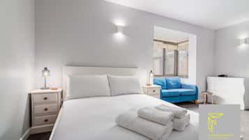 Desk, iron/ironing board, Internet, bed sheets