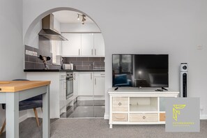 Réfrigérateur, micro-ondes, four, cafetière/bouilloire