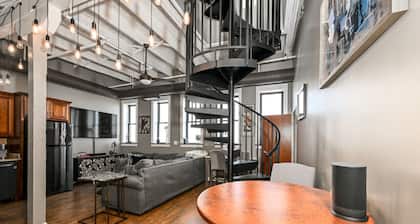 Downtown Cleveland Loft - Lake Views w/Private Rooftop!