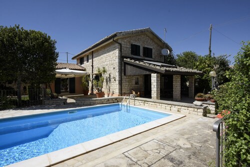 Karrua House cottage with pool in Modica