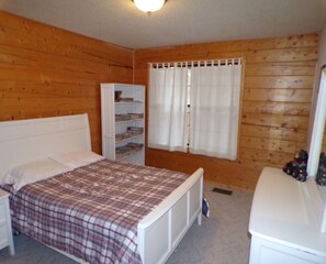 3 bedrooms, WiFi, bed sheets