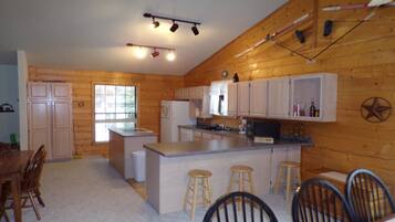 Frigorifero, microonde, forno, lavastoviglie