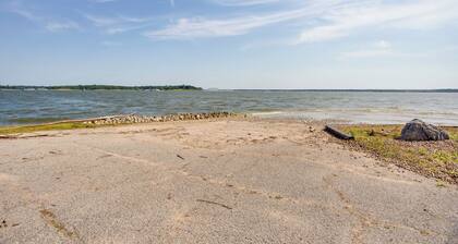 Lake Texoma Cabin Near Willow Springs Marina!