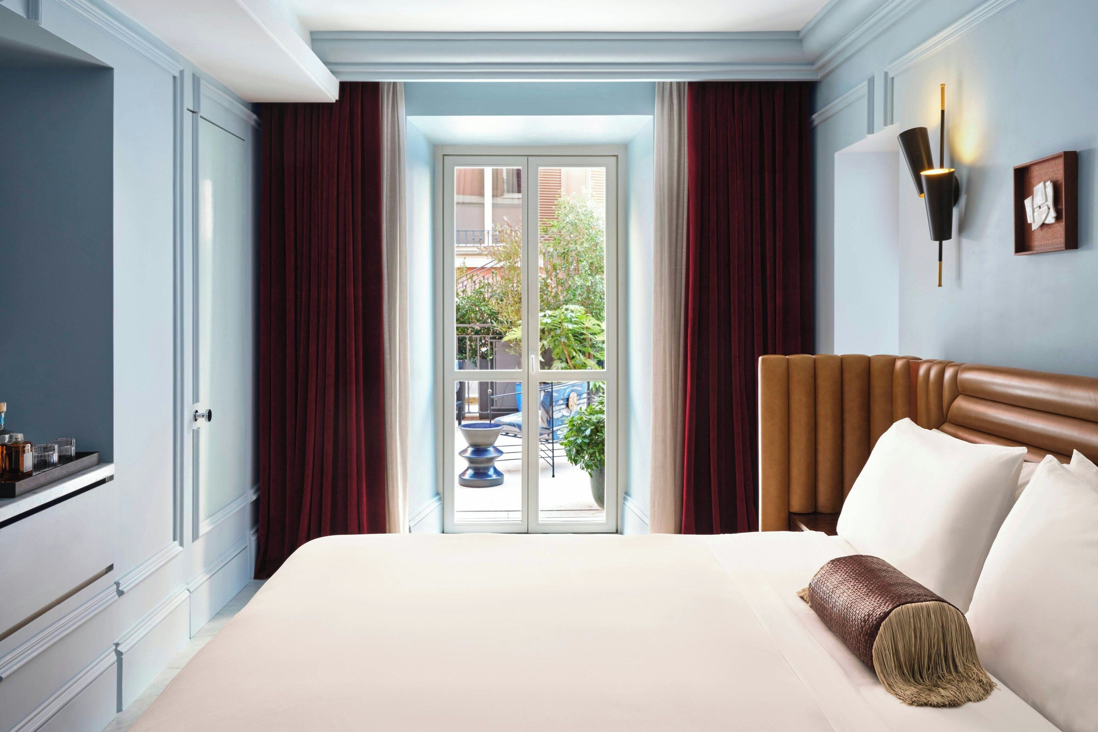 W Suite | เครื่องนอนป้องกันสารก่อภูมิแพ้, มินิบาร์, ตู้นิรภัยในห้องพัก, โต๊ะทำงาน