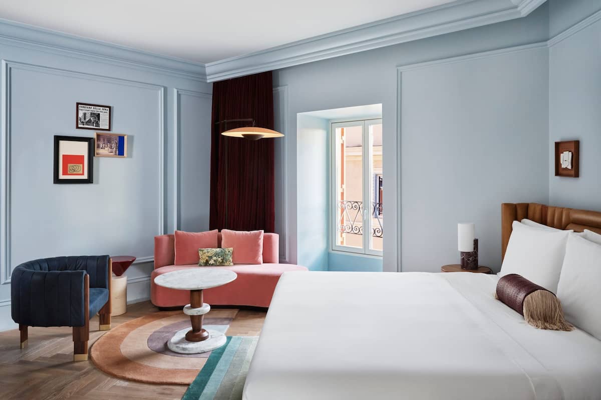 Room, 1 King Bed, Corner | View from room