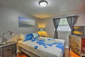 3 bedrooms, iron/ironing board, free WiFi, bed sheets