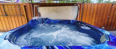 Bain à remous extérieur