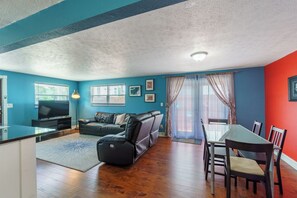 Smart TV - Private Hot Tub near Univ of Tampa; Nestled in Downtown (Tampa)