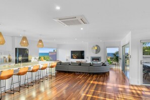 Smart TV, fireplace, video-game console, DVD player