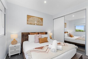5 bedrooms, desk, iron/ironing board, free WiFi