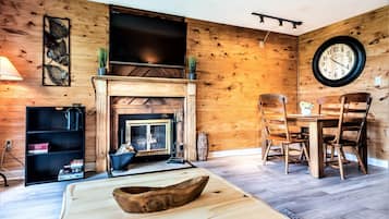 TV, fireplace