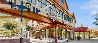 Third Floor Condo with Shared Pool and Hot Tub, WiFi, Gas Fireplace, & Balcony