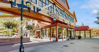 Third Floor Condo with Shared Pool and Hot Tub, WiFi, Gas Fireplace, & Balcony