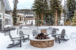 Property grounds - Mountain View Studio w/ Gas Fireplace, and High-Speed WiFi (Winter Park)