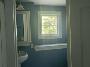 Toilet paper - A private room for any traveler (Weston)