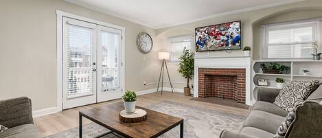 テレビ、書斎 / ワークスペース