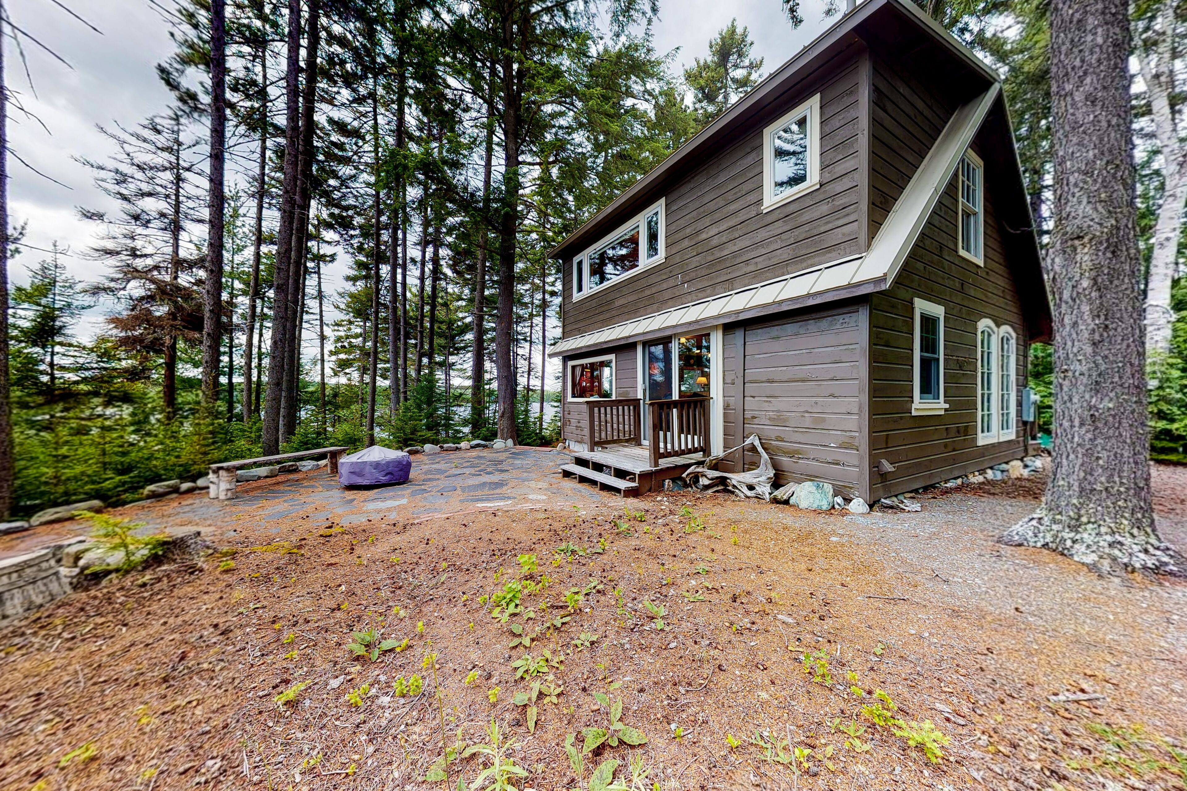 Dog-Friendly Lakefront Cabin w/ a Full Kitchen, Firepit, & Gas Grill