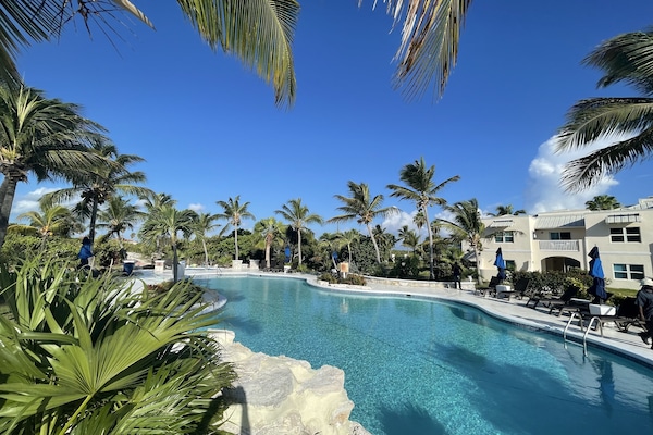 Many guests comment like having their own private pool at times