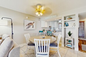 Dining - Canalfront, Dog-Friendly Condo w/ High-Speed WiFi & Central AC - Snowbirds OK (Bradenton Beach)