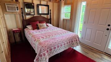 1 bedroom, bed sheets